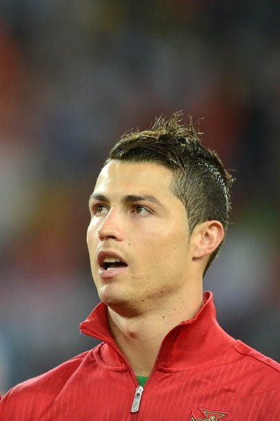 Ronaldo khá bồn chồn. Ronaldo khá bồn chồn.