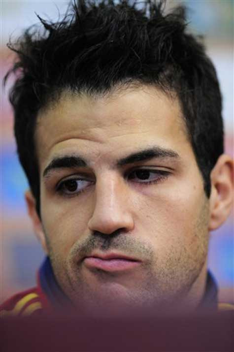 Liệu Fabregas có tiếp tục ghi bàn trong vai trò "số 9 giả"?