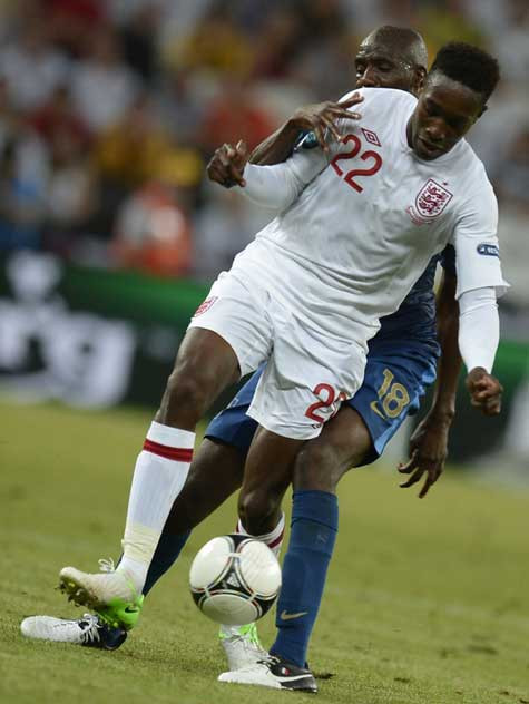 Anh và Pháp cầm hòa nhau trong thế trận ép sân của Les Bleus Anh và Pháp cầm hòa nhau trong thế trận ép sân của Les Bleus