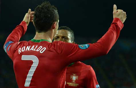 Nani và Ronaldo là 2 nhân vật châm ngòi cho các pha phản công của Bồ Đào Nha Nani và Ronaldo là 2 nhân vật châm ngòi cho các pha phản công của Bồ Đào Nha