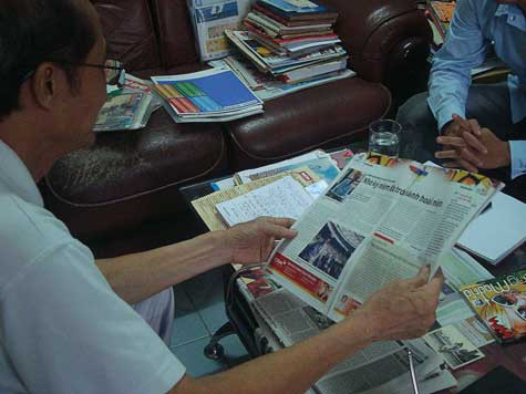 "Khi mà những toan tính chiến thuật của TBN và Italia không tạo ra đột biến, những cá nhân sẽ quyết định kết quả trận chung kết, mà theo tôi sẽ là cuộc đối đầu của Balotelli với cả đội Tây Ban Nha" "Khi mà những toan tính chiến thuật của TBN và Italia không tạo ra đột biến, những cá nhân sẽ quyết định kết quả trận chung kết, mà theo tôi sẽ là cuộc đối đầu của Balotelli với cả đội Tây Ban Nha"