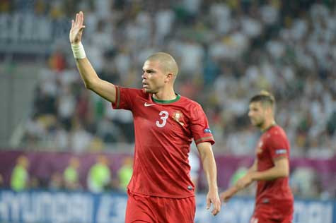 Pepe chơi hết sức chắc chắn ở hàng phòng ngự BĐN