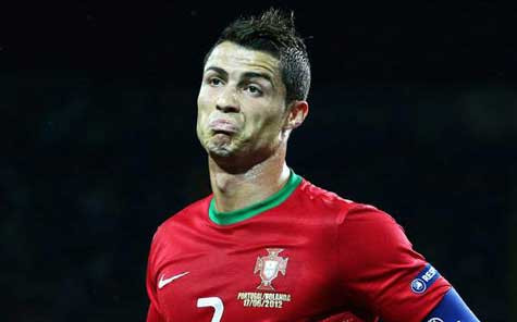 Trước một Czech vắng Rosicky, liệu Ronaldo có tiếp tục tỏa sáng? Trước một Czech vắng Rosicky, liệu Ronaldo có tiếp tục tỏa sáng?