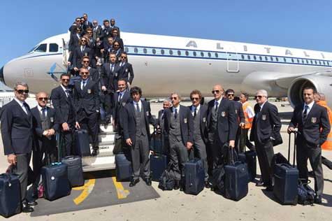 Liệu Italia có ở lại Ba Lan lâu dài hay sẽ sớm lên máy bay ngay sau vòng bảng? Liệu Italia có ở lại Ba Lan lâu dài hay sẽ sớm lên máy bay ngay sau vòng bảng?