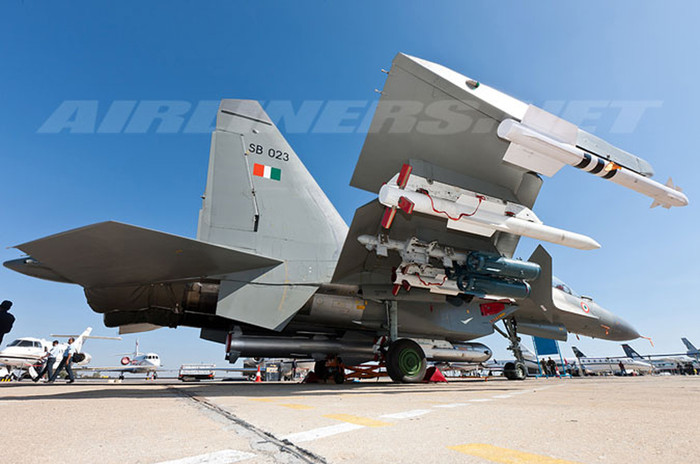 Su-30MKI Super Sukhoi với tên lửa hành trình siêu âm BrashMos.