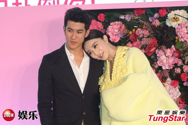 ...thân mật bên bạn diễn Lý Trị Đình ...thân mật bên bạn diễn Lý Trị Đình