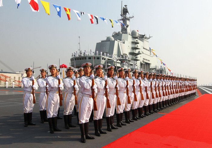 Tàu sân bay Liêu Ninh của Trung Quốc tại cảng Đại Liên. Ngày 25/9, Liêu Ninh chính thức gia nhập Hải quân Trung Hoa. Tàu sân bay Liêu Ninh của Trung Quốc tại cảng Đại Liên. Ngày 25/9, Liêu Ninh chính thức gia nhập Hải quân Trung Hoa.