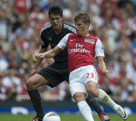 Dư luận Nga chỉ trích Arsene Wenger bạc đãi Arshavin