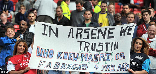 CĐV Arseanl vẫn còn niềm tin với Arsene Wenger CĐV Arseanl vẫn còn niềm tin với Arsene Wenger