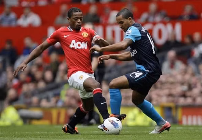 MU áp đảo thế trận từ những phút đầu tiên