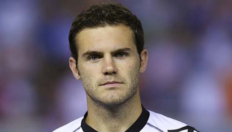 Mata được kế tục chiếc áo số 10 từ Benayoun