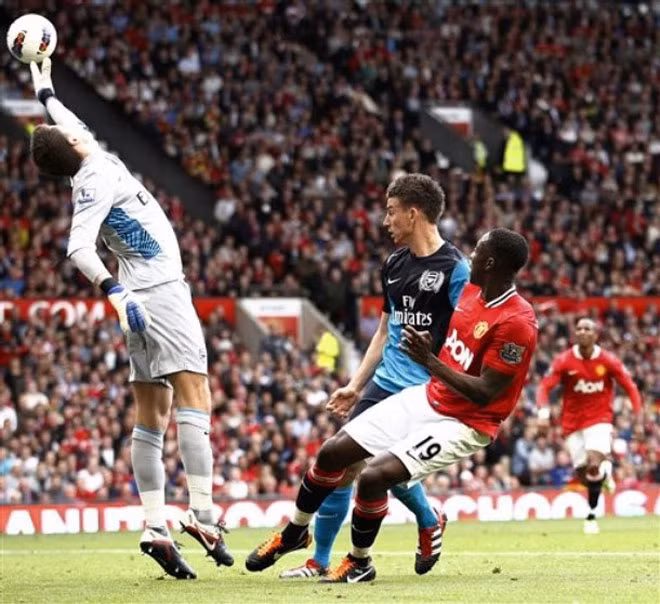 Nhưng trên hết, các hậu vệ Arseanl đã tự làm mình hổ thẹn