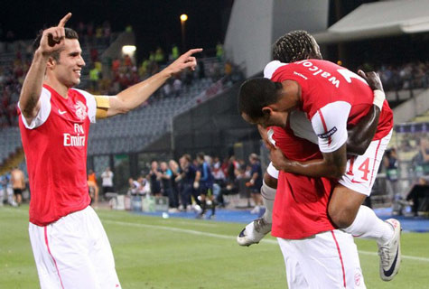 Trận thắng Udinese chỉ tạm giảm bớt những sức ép với Arsenal. Trận thắng Udinese chỉ tạm giảm bớt những sức ép với Arsenal.