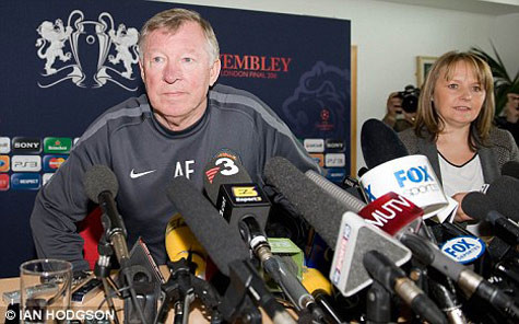 Chẳng cứ gì BBC, Sir Alex xưa nay có thành kiến với truyền thông. Chẳng cứ gì BBC, Sir Alex xưa nay có thành kiến với truyền thông.