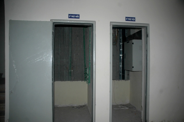 Phòng kỹ thuật điện, nước chưa hoàn chỉnh... Phòng kỹ thuật điện, nước chưa hoàn chỉnh...