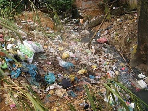 SV làng ĐH ăn bẩn, sống bẩn với 'núi rác' khổng lồ