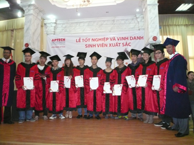Lễ Tốt nghiệp và vinh danh SV suất sắc của Aprotrain-Aptech ảnh 1 Lễ Tốt nghiệp và vinh danh SV suất sắc của Aprotrain-Aptech ảnh 1