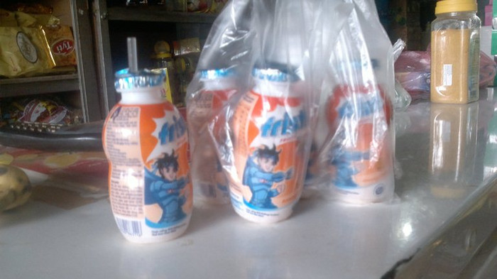 Có người nhìn thấy sữa Fristi có "vật thể lạ" đã vội về nhà kiểm tra sữa nhà mình. Có người nhìn thấy sữa Fristi có "vật thể lạ" đã vội về nhà kiểm tra sữa nhà mình.