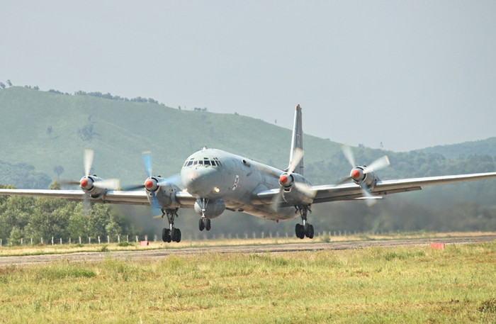 Máy bay tuần tra, chống tàu ngầm Il-38.