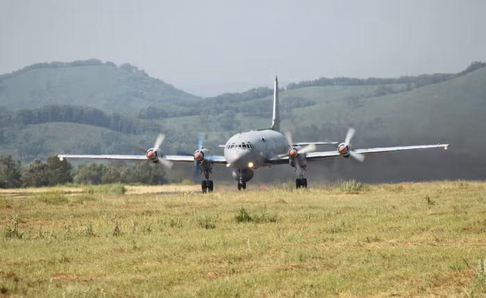 Máy bay tuần tra, chống tàu ngầm Il-38.
