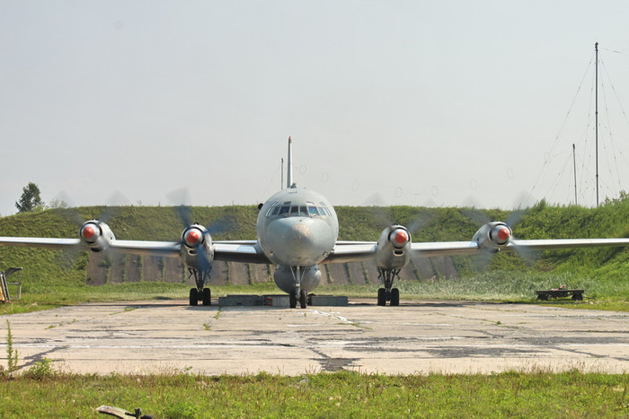 Máy bay tuần tra, chống tàu ngầm Il-38.