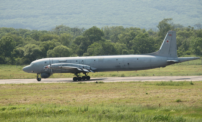 Máy bay tuần tra, chống tàu ngầm Il-38.