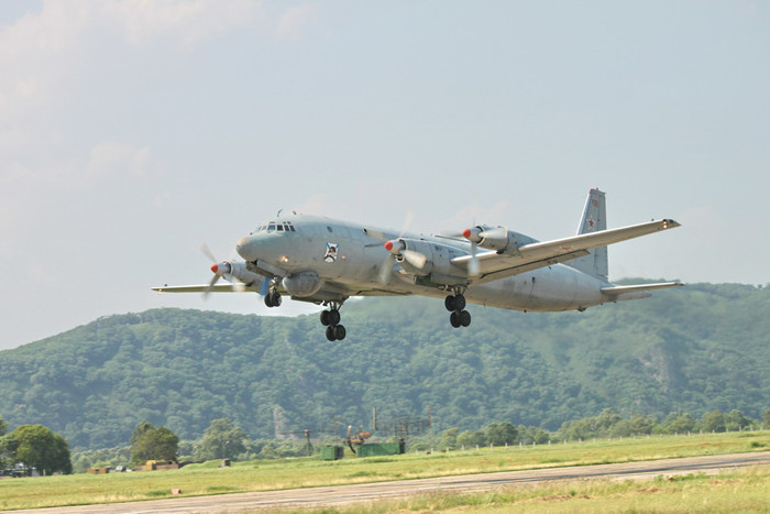Máy bay tuần tra, chống tàu ngầm Il-38.