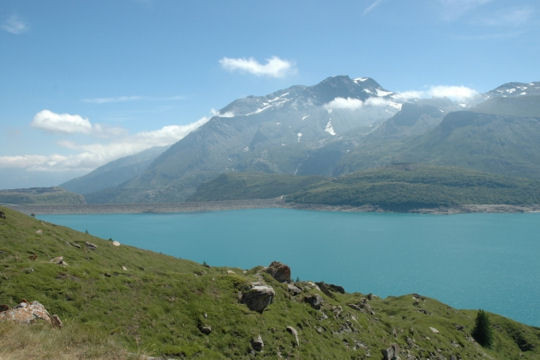 Đập Bissorte-Modane nằm không xa biên giới Italia mang một vẻ đẹp hoang sơ và hùng vĩ.