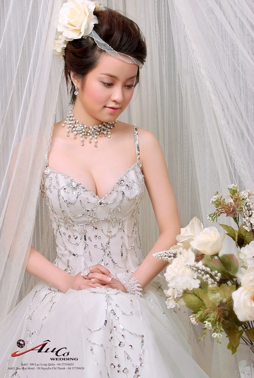 Vân cũng ít khi bật mí về cuộc sống hiện tại nhưng vẫn thường được nhắc đến như một biểu tượng của thế giới hot girl. Mi Vân sở hữu một gương mặt đẹp và tài chơi piano khá điêu luyện. Vân cũng ít khi bật mí về cuộc sống hiện tại nhưng vẫn thường được nhắc đến như một biểu tượng của thế giới hot girl. Mi Vân sở hữu một gương mặt đẹp và tài chơi piano khá điêu luyện.