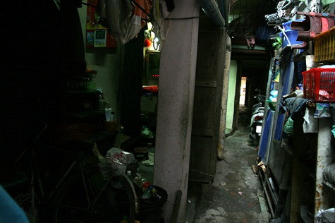 . Phố cổ giờ đây được gán cho một cái tên đúng và trúng: “Phố khổ”