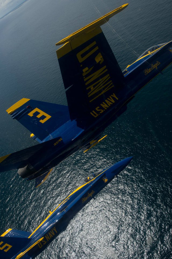Phi đội Thiên thần xanh (Blue Angels) – Hải quân Hoa Kỳ. Phi đội Thiên thần xanh (Blue Angels) – Hải quân Hoa Kỳ.