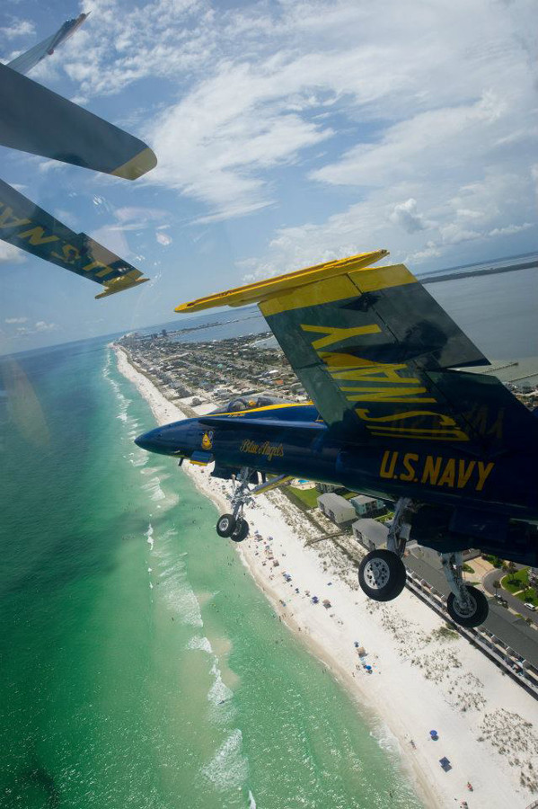 Phi đội Thiên thần xanh (Blue Angels) – Hải quân Hoa Kỳ. Phi đội Thiên thần xanh (Blue Angels) – Hải quân Hoa Kỳ.