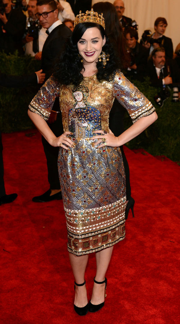 Nữ ca sĩ 28 tuổi là nguyên nhân chính dẫn đến cuộc chia tay của cặp đôi "Chạng vạng" Nữ ca sĩ 28 tuổi là nguyên nhân chính dẫn đến cuộc chia tay của cặp đôi "Chạng vạng"