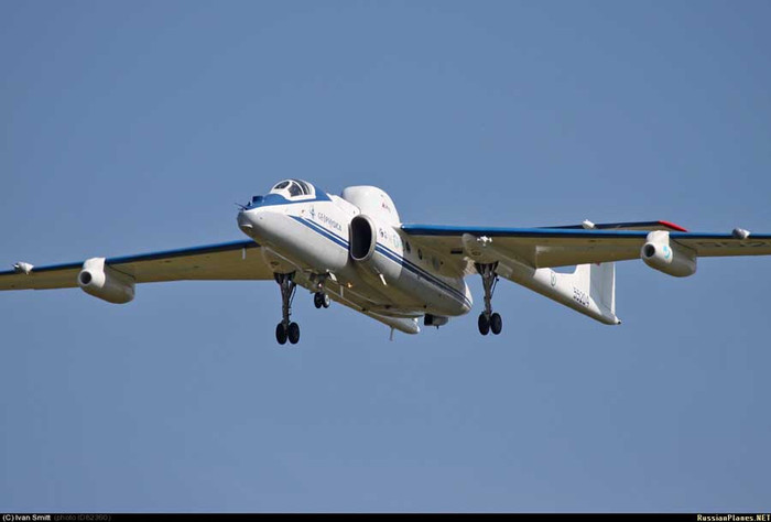 Máy bay M-55 Geophysica (số hiệu 55204) bay thử nghiệm ở Zhukovsky.