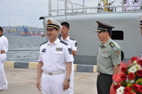 Khu trục hạm Thanh Đảo tại Sevastopol, Ukraina. Khu trục hạm Thanh Đảo tại Sevastopol, Ukraina.