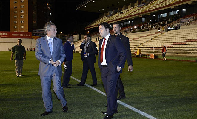 Đội chủ nhà và BTC cố gắng khắc phục. Đội chủ nhà và BTC cố gắng khắc phục.