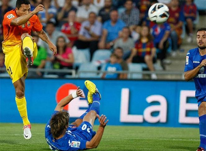 Trước đó hậu vệ Adriano mở tỷ số trận đấu cho Barca. Trước đó hậu vệ Adriano mở tỷ số trận đấu cho Barca.