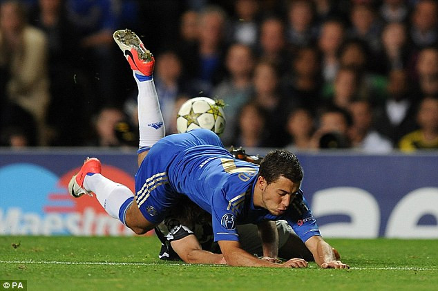 Trận đấu diễn ra với nhiều pha bóng quyết liệt. Trận đấu diễn ra với nhiều pha bóng quyết liệt.