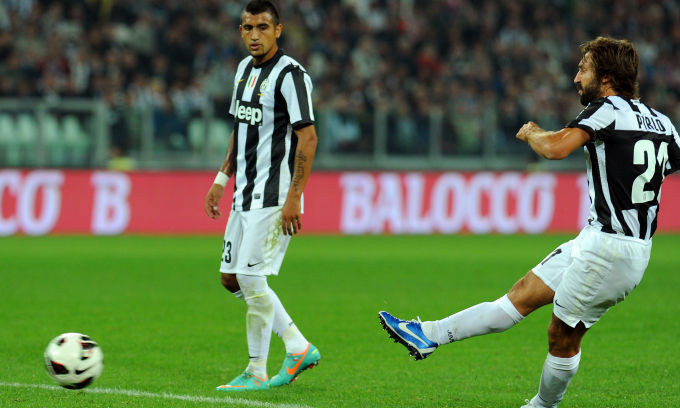 Một cú sút điệu nghệ.