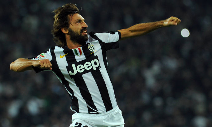 Anh ăn mừng bàn thắng.