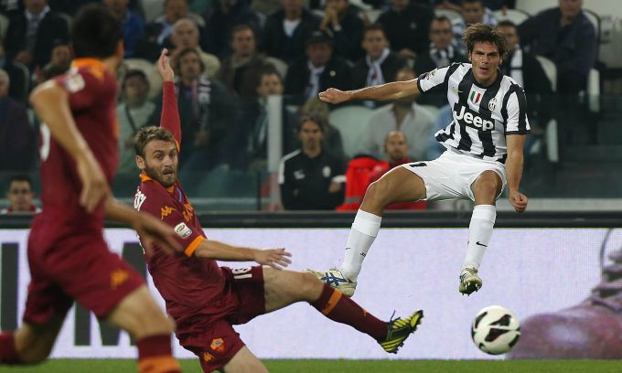 Roma cố gắng chống đỡ.