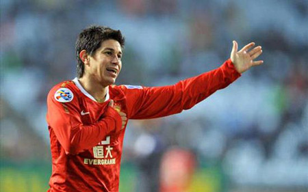 Một cầu thủ vô danh như Conca còn nhận lương cao hơn Ronaldo. Một cầu thủ vô danh như Conca còn nhận lương cao hơn Ronaldo.