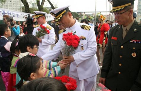 Các vị khách Hàn Quốc đã được đón tiếp nồng nhiệt tại Vladivostok.