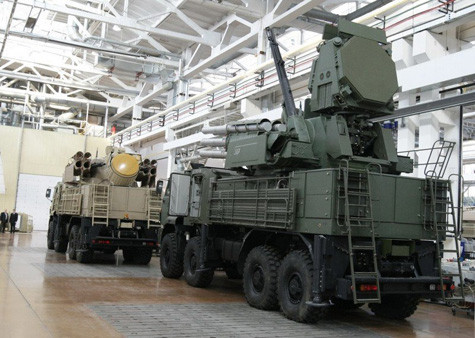 Hệ thống Pantsir-S1 trên khung gầm xe tải KAMAZ-6560.