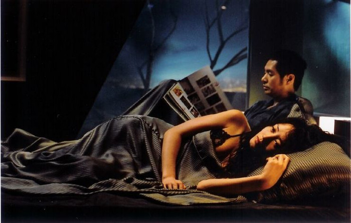 Người đẹp không tuổi Kim Hye Soo năm 2004 đã có một cuộc lột xác đầy ngoạn mục với cảnh giường chiếu trong bộ phim Hypnotized Người đẹp không tuổi Kim Hye Soo năm 2004 đã có một cuộc lột xác đầy ngoạn mục với cảnh giường chiếu trong bộ phim Hypnotized