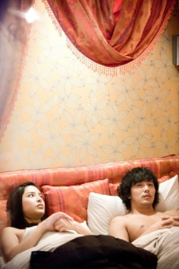 The Slingshot và“cảnh nóng” giữa hai nhân vật Kim Shin (Park Yong Ha) và Seo Gyeong Ah (Park Shi Yeon) The Slingshot và“cảnh nóng” giữa hai nhân vật Kim Shin (Park Yong Ha) và Seo Gyeong Ah (Park Shi Yeon)