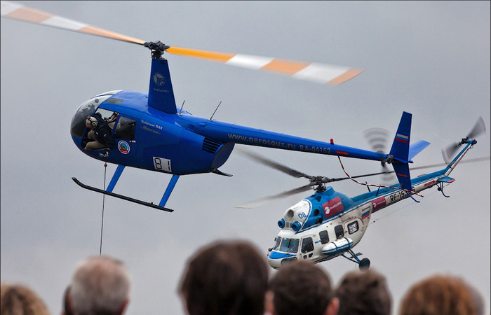 R-44 và Mi-2 của Nga. R-44 và Mi-2 của Nga.