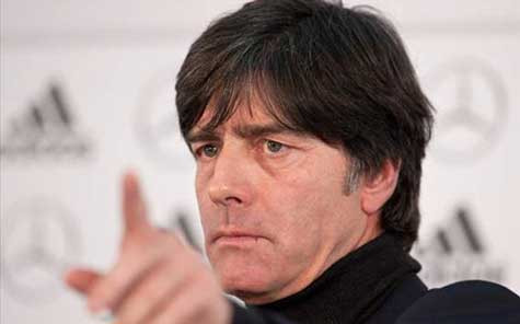 Joachim Low: "Đức sẽ không chấp nhận thua cuộc" Joachim Low: "Đức sẽ không chấp nhận thua cuộc"