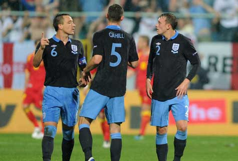 Roy Hodgson tại EURO 2012 có đầy đủ những phương án dự phòng cho hàng thủ Roy Hodgson tại EURO 2012 có đầy đủ những phương án dự phòng cho hàng thủ