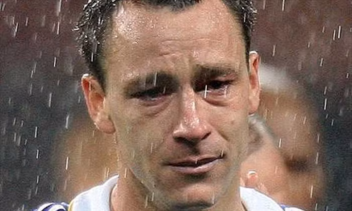 21. John Terry: Quên những chuyện scandal ngoài sân cỏ, Terry chính là một trong những hậu vệ xuất sắc nhất trong lịch sử Ngoại hạng. Anh đã có mọi danh hiệu với Chelsea trong vai trò đội trưởng, ngoại trừ Champions League. Và đau đớn hơn khi chính anh là người đã đánh mất cơ hội đó tại Luzhniki năm 2008. Năm nay Terry đã bị treo giò trong trận chung kết, mà đây có lẽ lại là cơ hội cuối cùng giành cho anh. 21. John Terry: Quên những chuyện scandal ngoài sân cỏ, Terry chính là một trong những hậu vệ xuất sắc nhất trong lịch sử Ngoại hạng. Anh đã có mọi danh hiệu với Chelsea trong vai trò đội trưởng, ngoại trừ Champions League. Và đau đớn hơn khi chính anh là người đã đánh mất cơ hội đó tại Luzhniki năm 2008. Năm nay Terry đã bị treo giò trong trận chung kết, mà đây có lẽ lại là cơ hội cuối cùng giành cho anh.